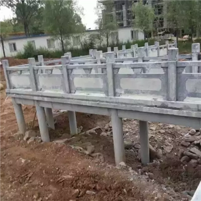 曲桥石栏杆 公园驳岸河道石护栏石头加工