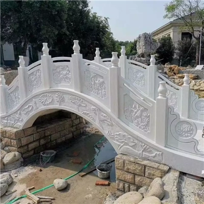 汉白玉石拱桥 石头拱桥整体一块石材加工成型款式多栏杆造型精美